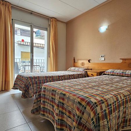Hostal Los Manos บลาเนส ภายนอก รูปภาพ