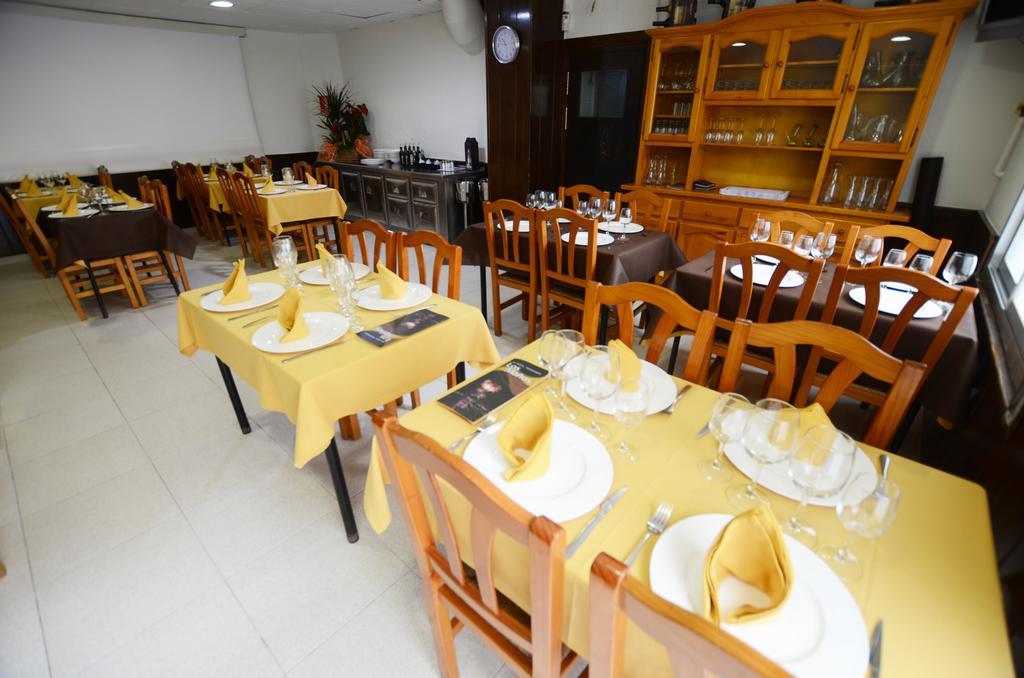 Hostal Los Manos บลาเนส ภายนอก รูปภาพ