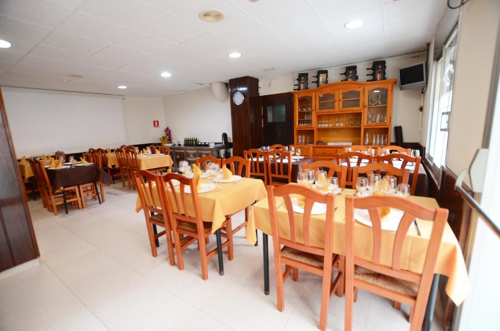 Hostal Los Manos บลาเนส ภายนอก รูปภาพ