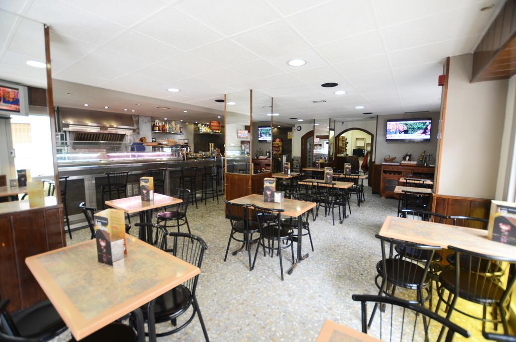 Hostal Los Manos บลาเนส ภายนอก รูปภาพ