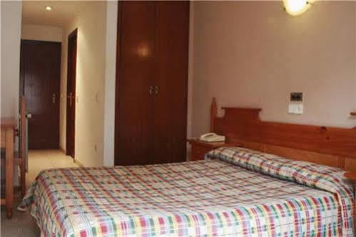Hostal Los Manos บลาเนส ภายนอก รูปภาพ